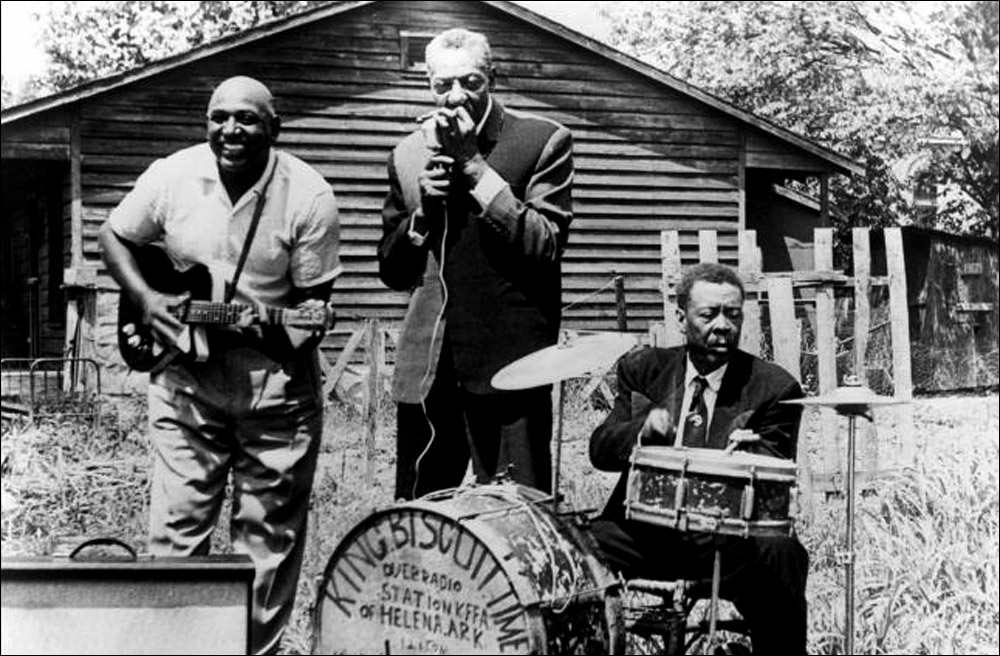 Industrial Espionage and Cutthroat Competition Fueled the Rise of the  Humble Harmonica, History